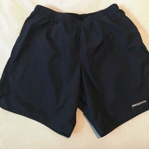 Patagonia running short men’s small. With built-in liner, mesh side panels. EUC.